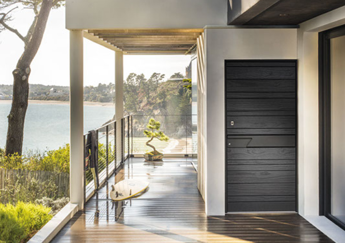 Porte D'entrée En Bois Pour Villa Moderne