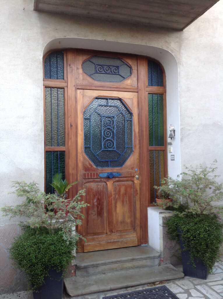 Remplacer la porte d’entrée d’une maison ancienne avec la porte Lutèce de Zilten