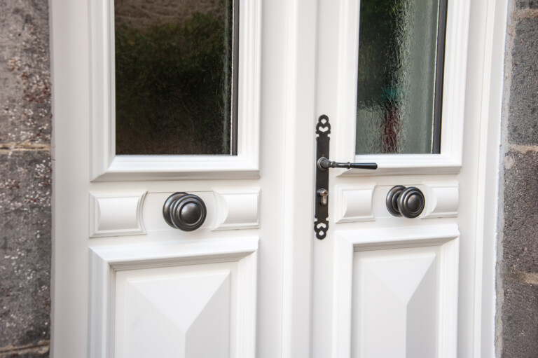 Rénover une porte d'entrée en bois | Zilten