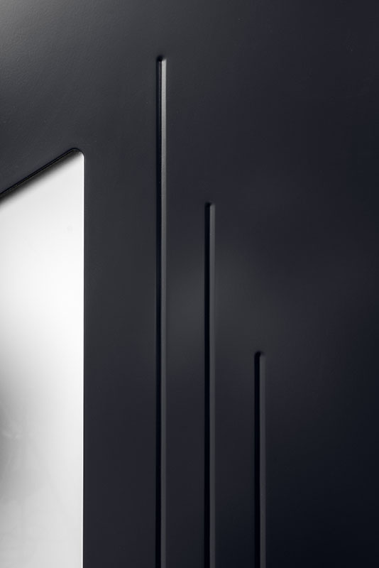 décor et vitrage d'une porte d'entrée en acier design