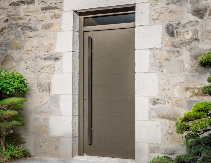 porte d'entrée opus 1 duo vue extérieure sur une maison en pierre