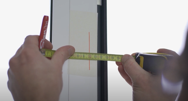 technique de réglage d'une porte d'entrée avec fiches tridimensionnelles